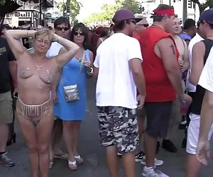 Çömel, böylece kıçımı batırabilirim hd lise porn