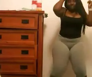 Sarışın porno hd hd sikikleri üzerinde bir sandalye